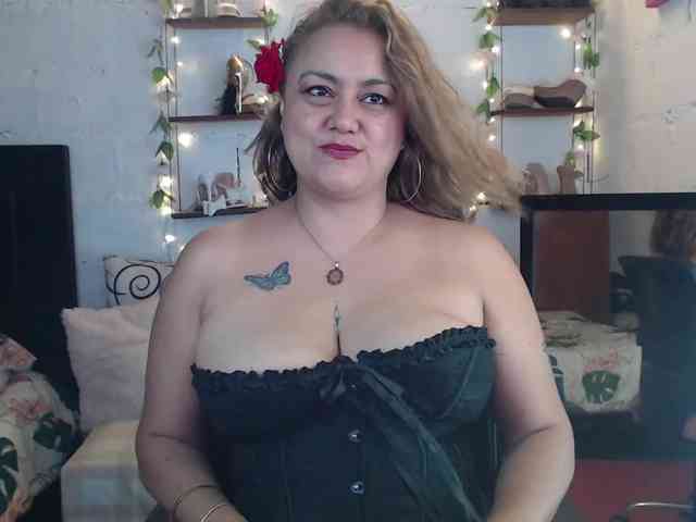 missrosariostepmoan webcam