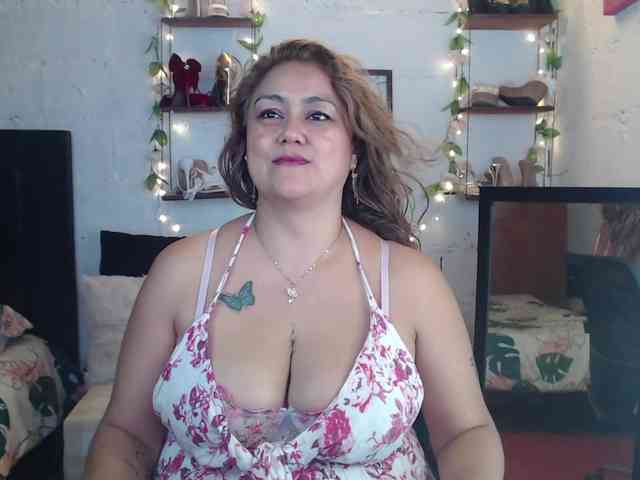missrosariostepmoan webcam