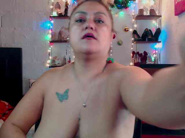 missrosariostepmoan webcam