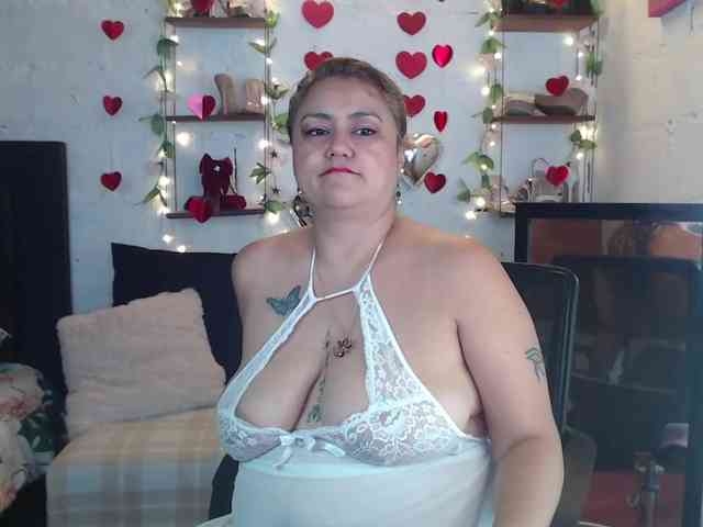missrosariostepmoan webcam