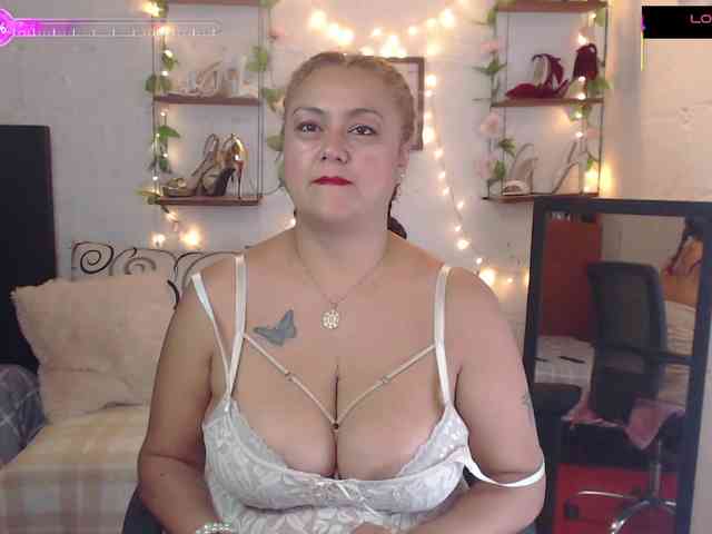 missrosariostepmoan webcam