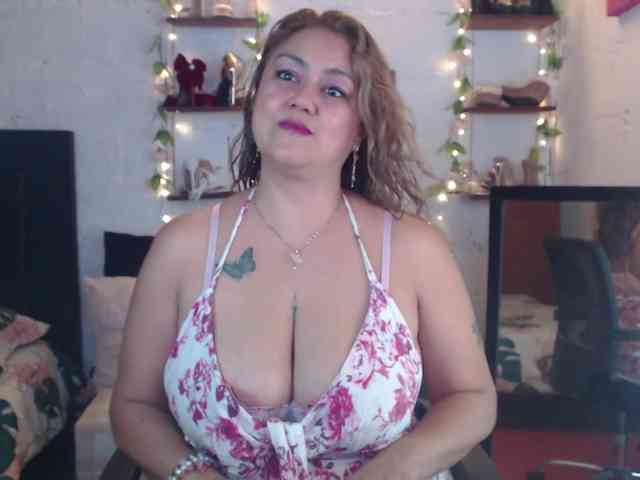 missrosariostepmoan webcam