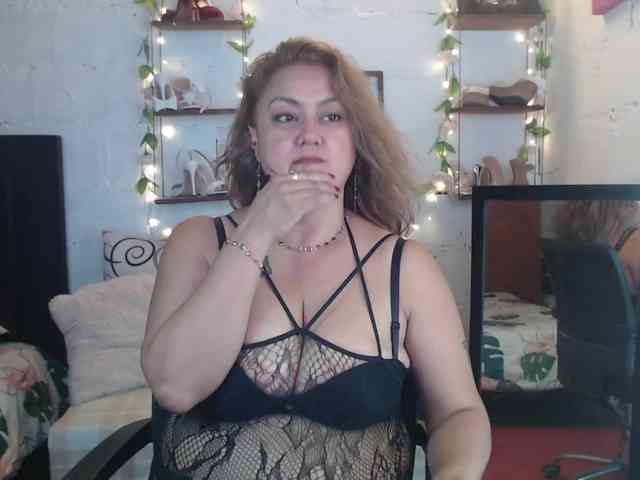 missrosariostepmoan webcam