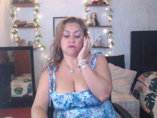 missrosariostepmoan webcam