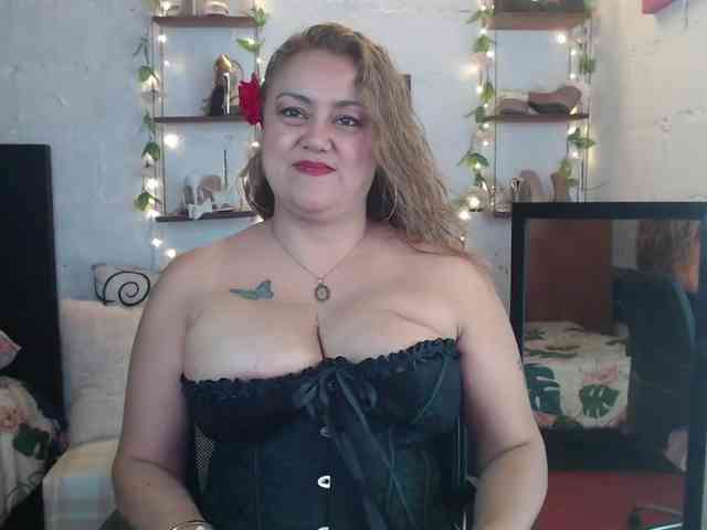 missrosariostepmoan webcam