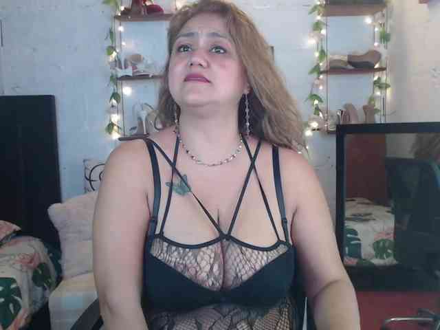 missrosariostepmoan webcam