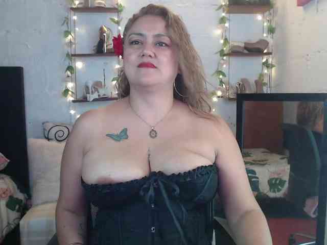 missrosariostepmoan webcam