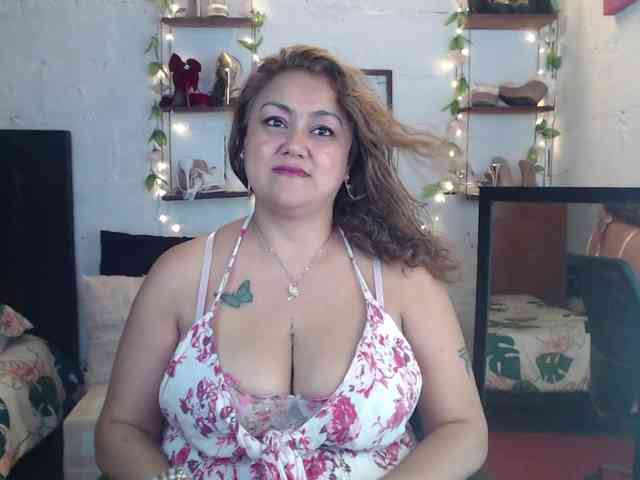 missrosariostepmoan webcam