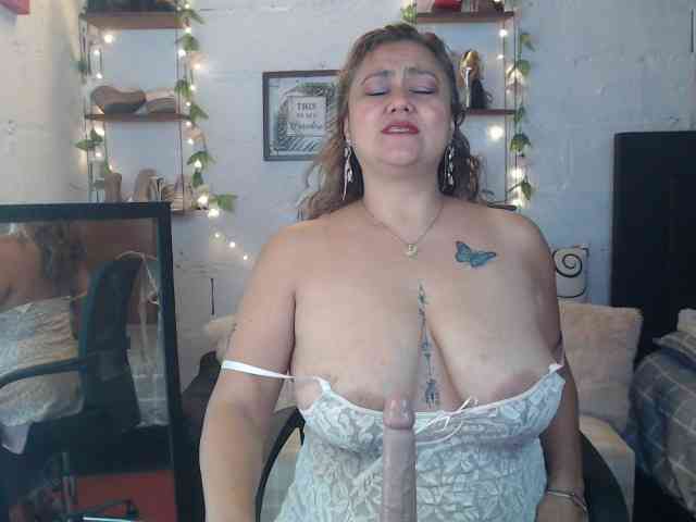 missrosariostepmoan webcam