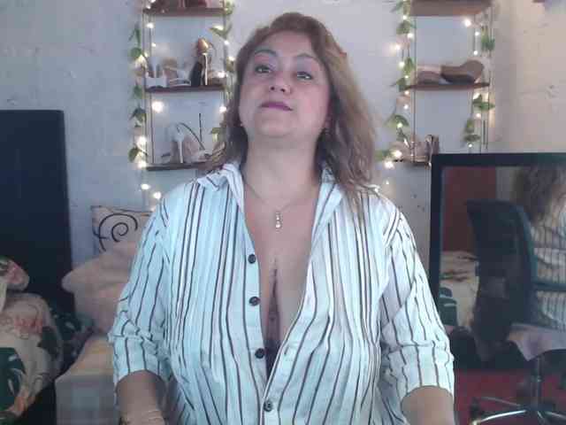 missrosariostepmoan webcam