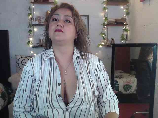 missrosariostepmoan webcam