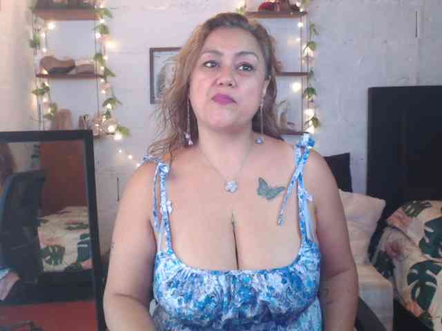missrosariostepmoan webcam