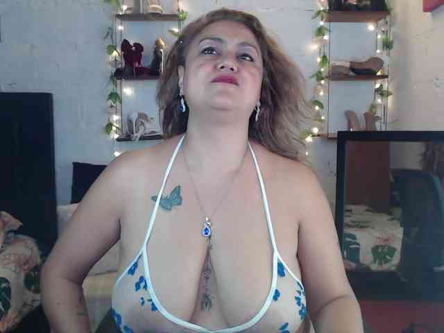 missrosariostepmoan webcam