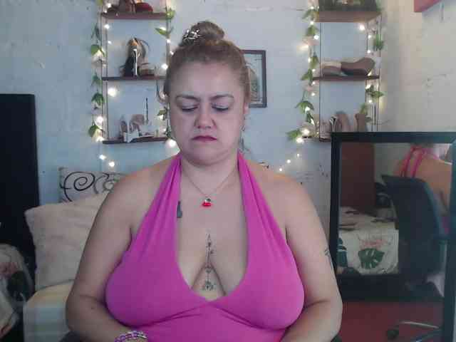 missrosariostepmoan webcam