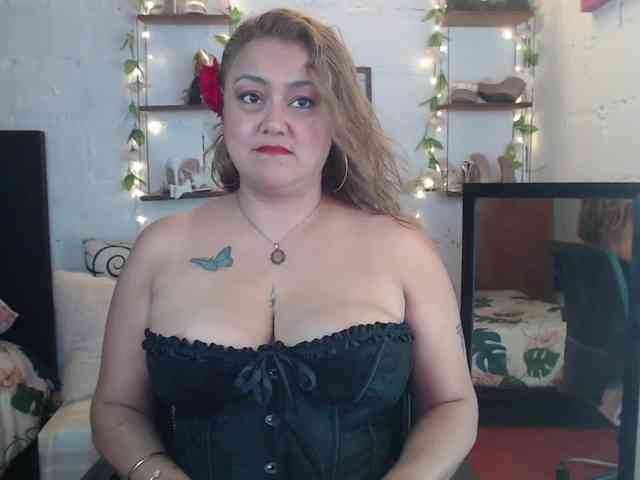 missrosariostepmoan webcam