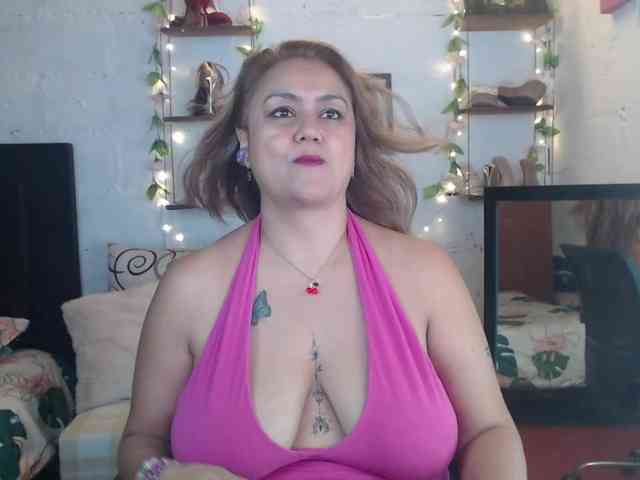 missrosariostepmoan webcam