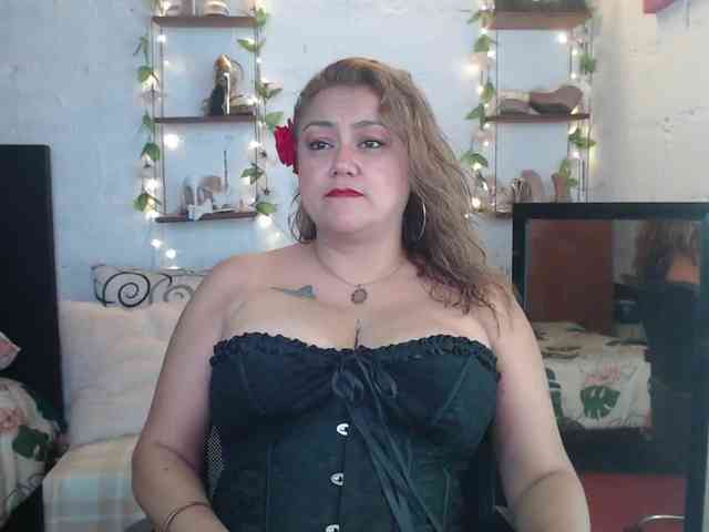 missrosariostepmoan webcam