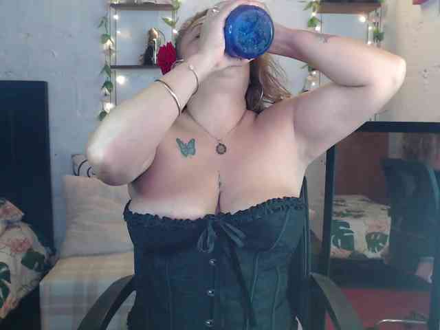 missrosariostepmoan webcam