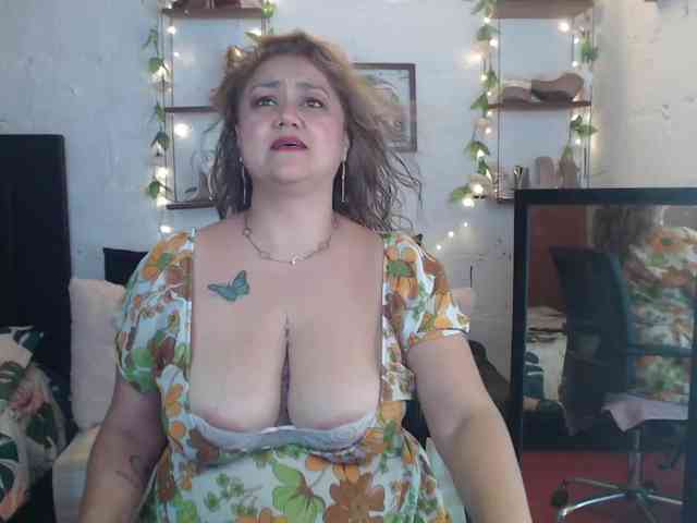 missrosariostepmoan webcam