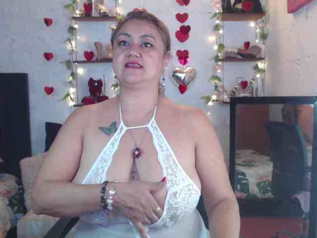 missrosariostepmoan webcam