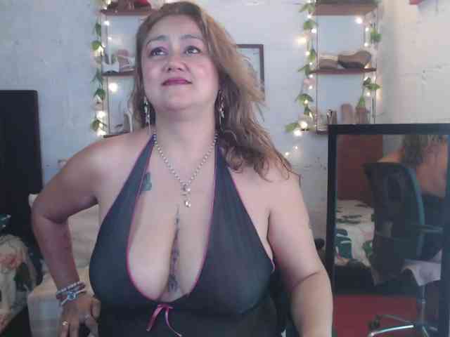missrosariostepmoan webcam