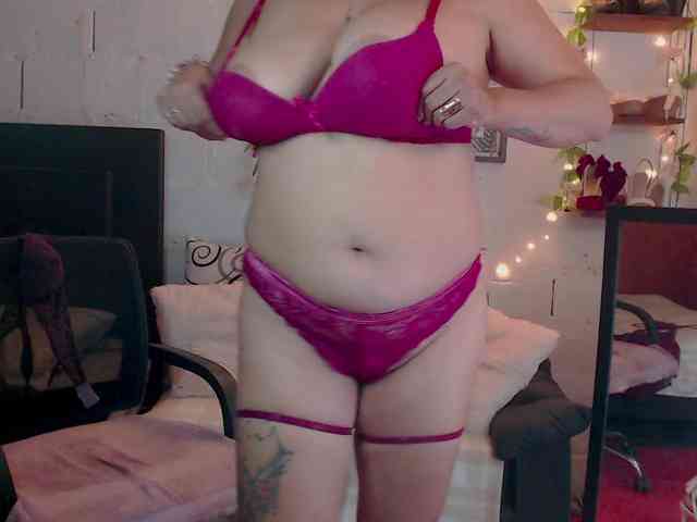 missrosariostepmoan webcam