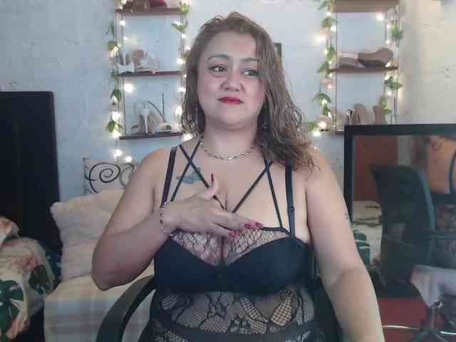 missrosariostepmoan webcam