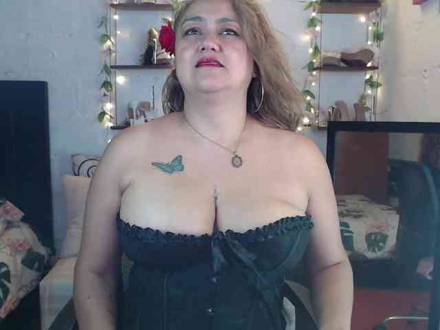 missrosariostepmoan webcam