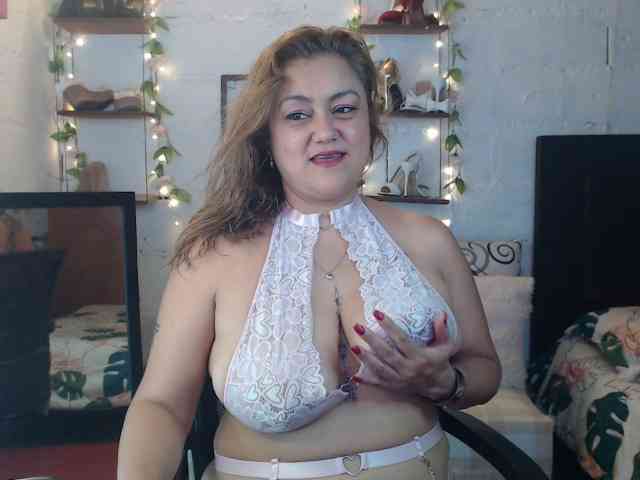 missrosariostepmoan webcam