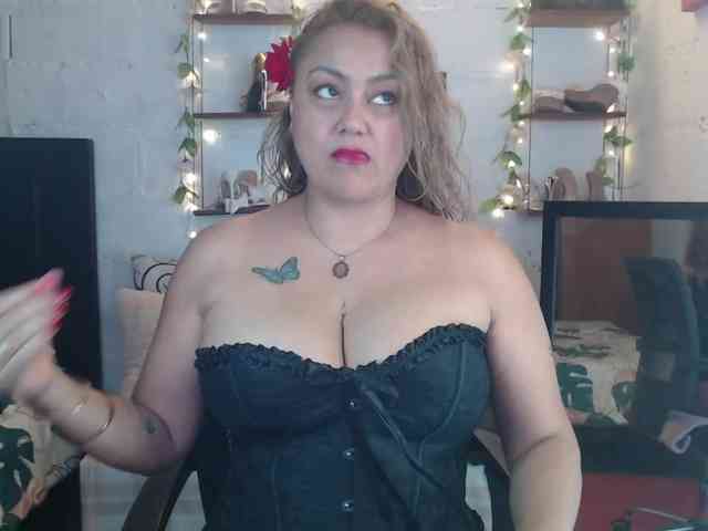 missrosariostepmoan webcam