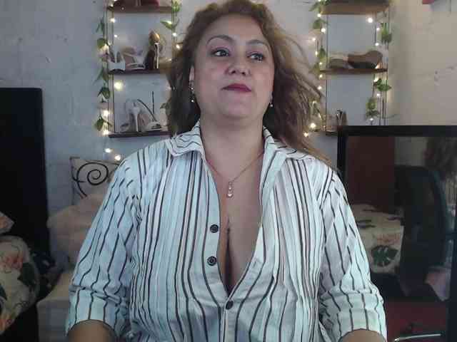 missrosariostepmoan webcam