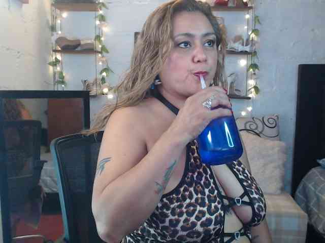 missrosariostepmoan webcam