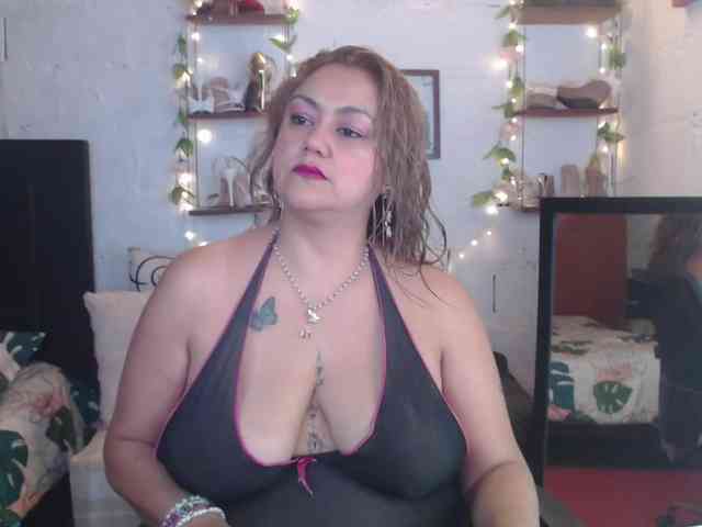 missrosariostepmoan webcam