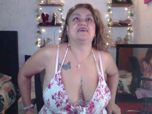 missrosariostepmoan webcam