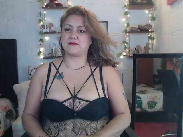 missrosariostepmoan webcam