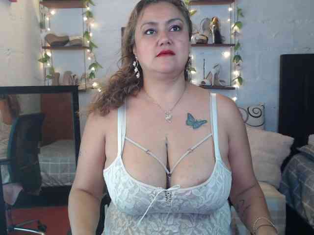 missrosariostepmoan webcam