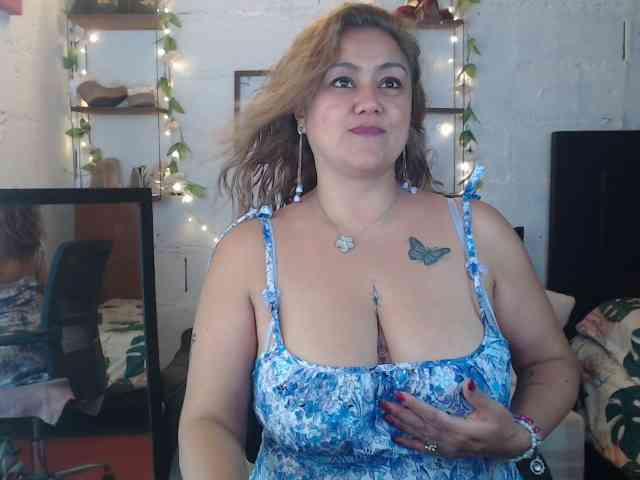 missrosariostepmoan webcam