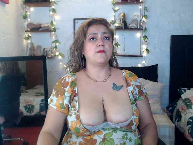 missrosariostepmoan webcam