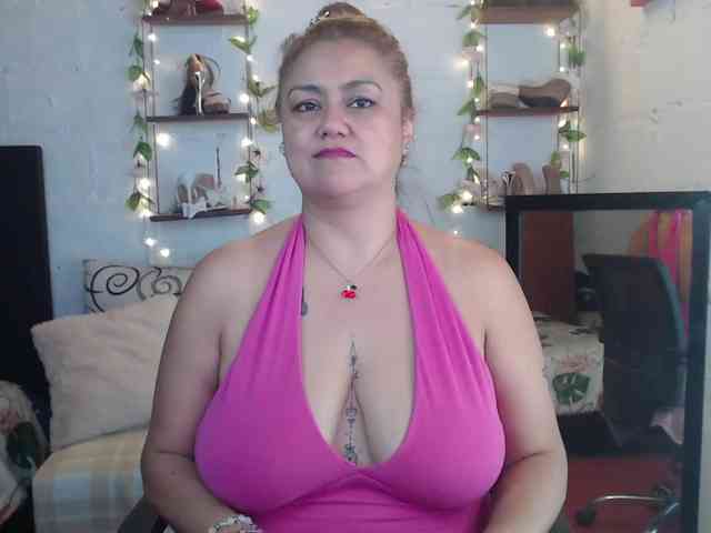 missrosariostepmoan webcam