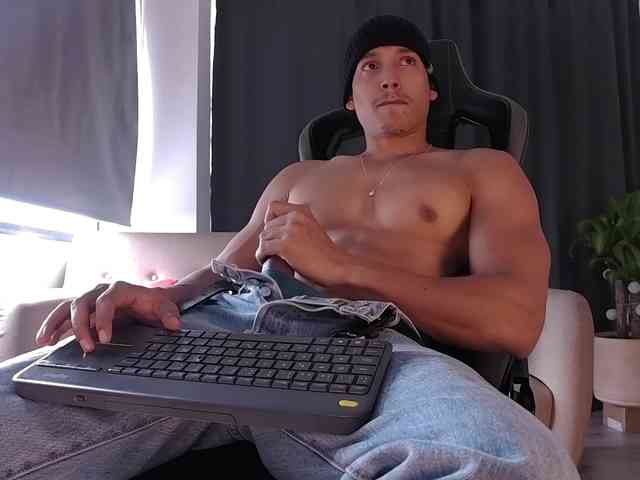 LiamVolkov Live Webcam on BongaCams