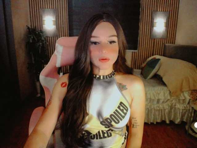 IM_YOUR_QUEEN