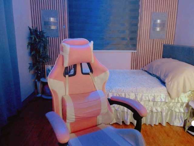 IM_YOUR_QUEEN