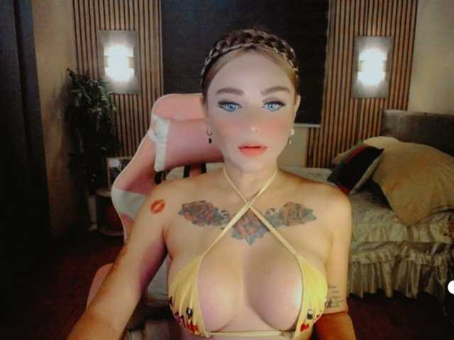 IM_YOUR_QUEEN