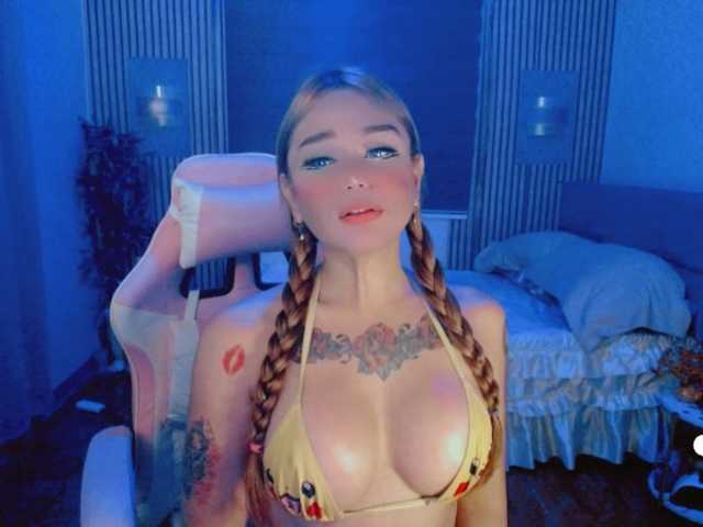 IM_YOUR_QUEEN