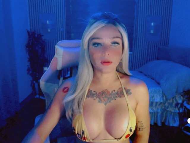 IM_YOUR_QUEEN