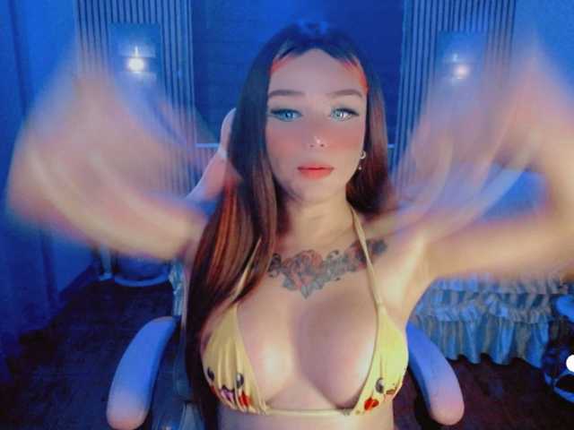 IM_YOUR_QUEEN