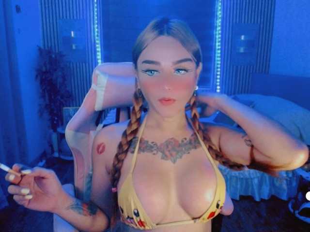 IM_YOUR_QUEEN