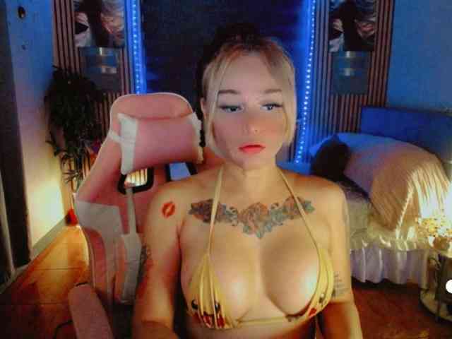 ayakusai Live Webcam on BongaCams