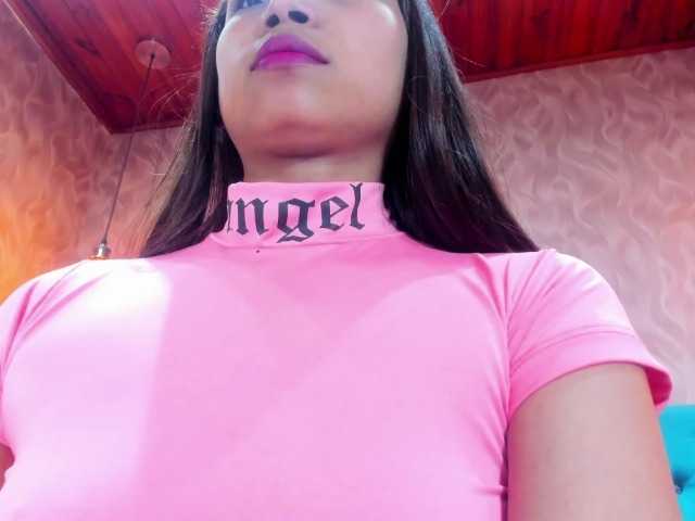 MadelineDollx live cam profile