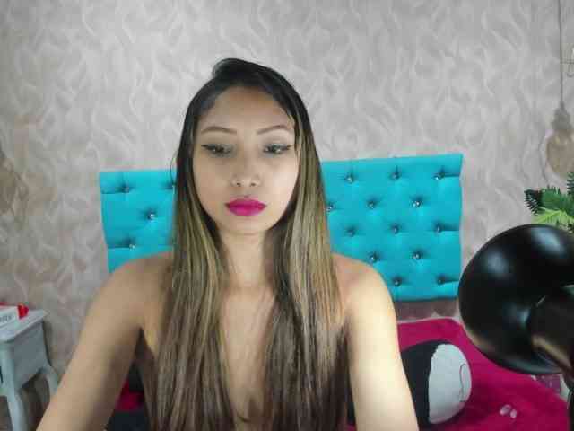 MadelineDollx webcam